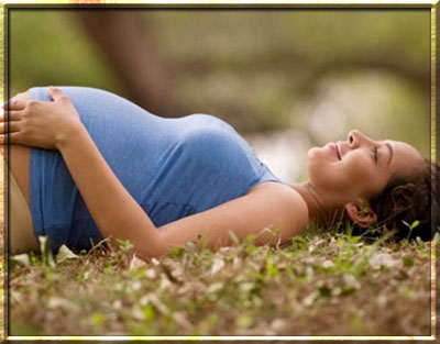 Можно ли беременным лежать на спине?