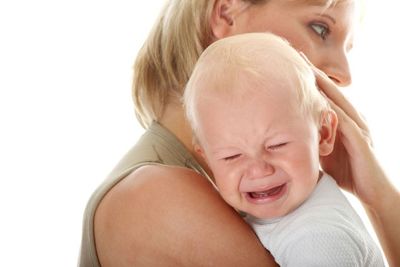 Как успокоить плачущего ребенка?